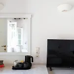 Rhenia Szálloda