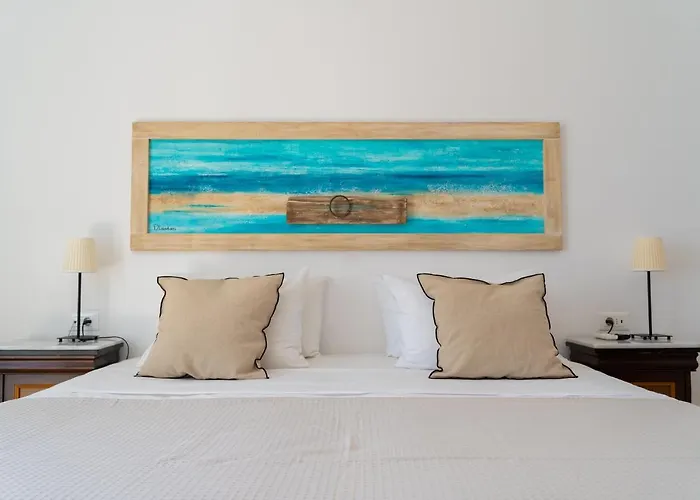 Rhenia Hotell Tourlos