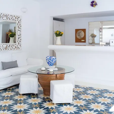 Rhenia Mykonos & Hotel 4*