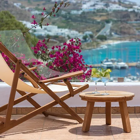Rhenia Mykonos & מלון טורלוס
