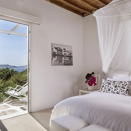 Rhenia Hotel Tourlos